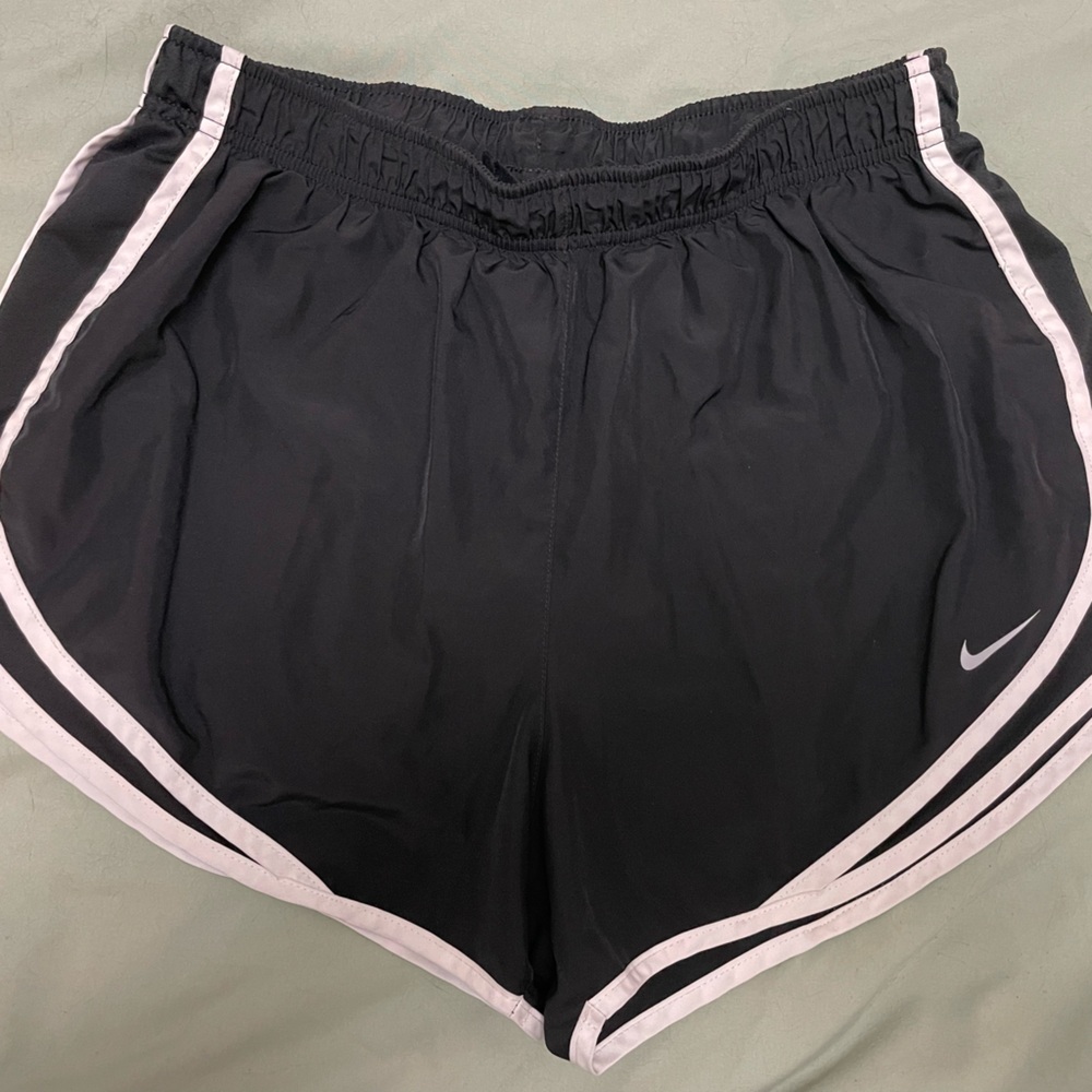 Nike women’s tempo running shorts